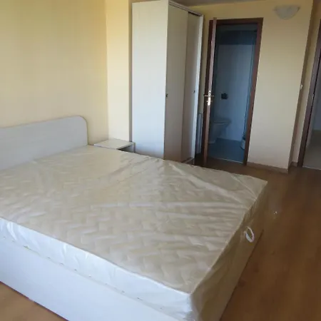 Top Eight-bedrooms Warna