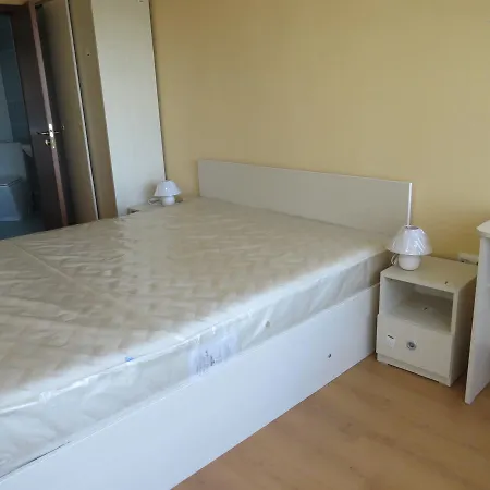 Top Eight-bedrooms * Warna